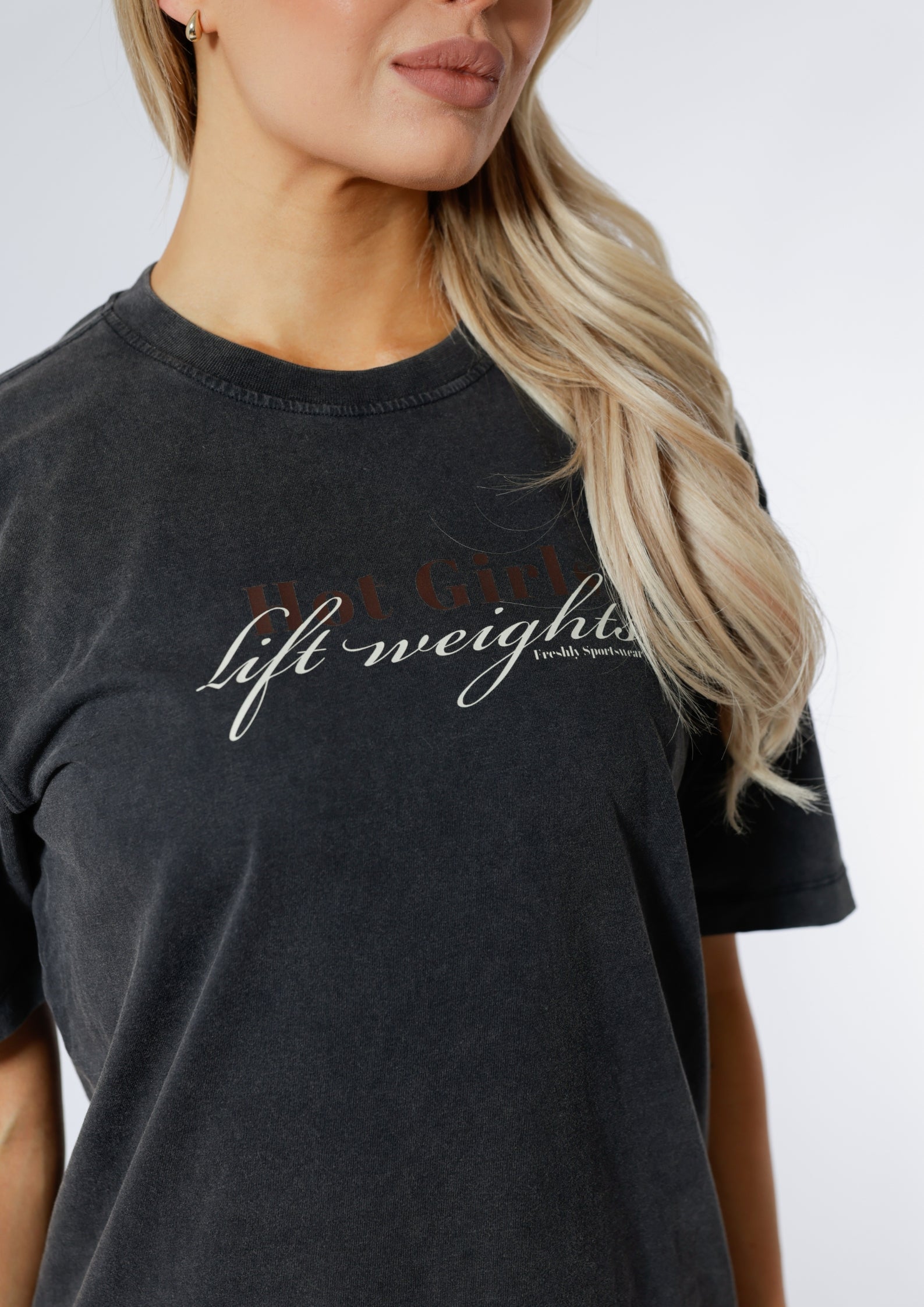 PUMP COVER OVERSIZED TEE - Hot Girls Lift Weights