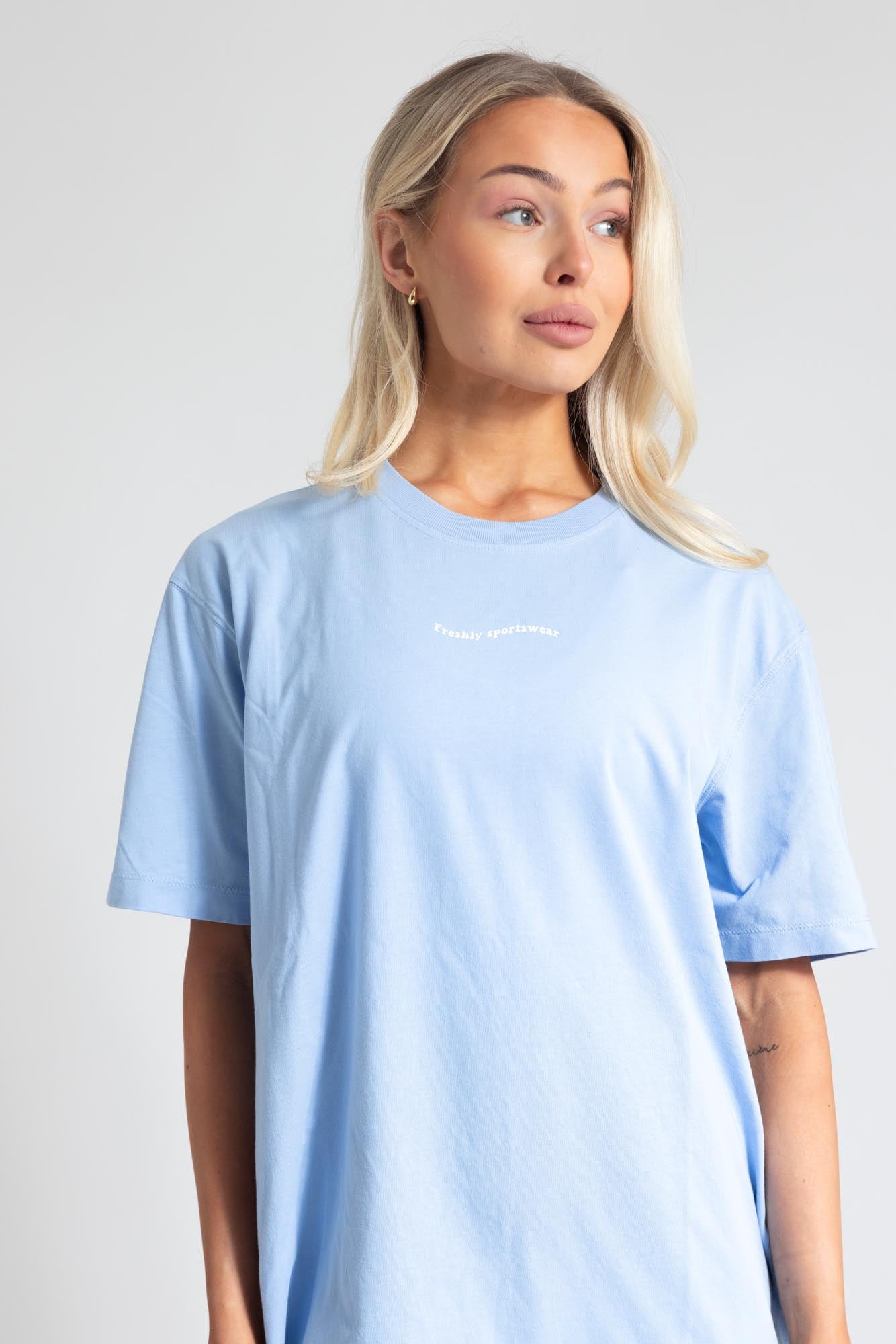 PUMP COVER OVERSIZED TEE - Soft Blue