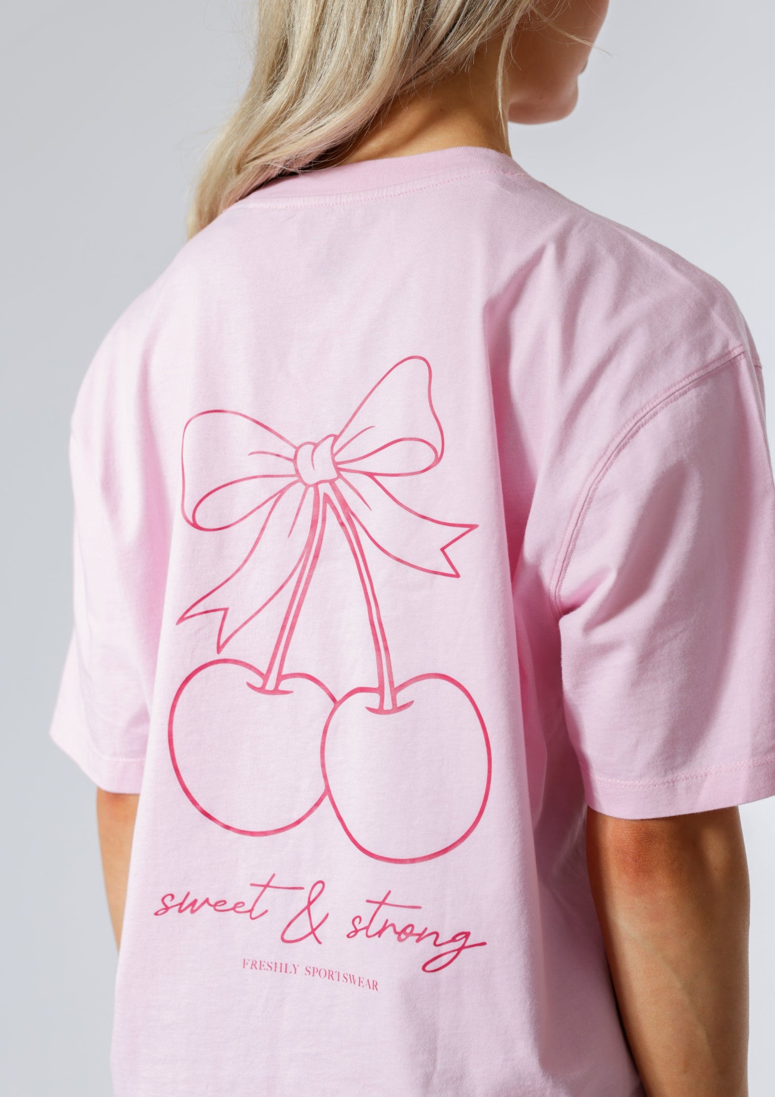 PUMP COVER OVERSIZED TEE - Sweet & Strong / Sweet Pink