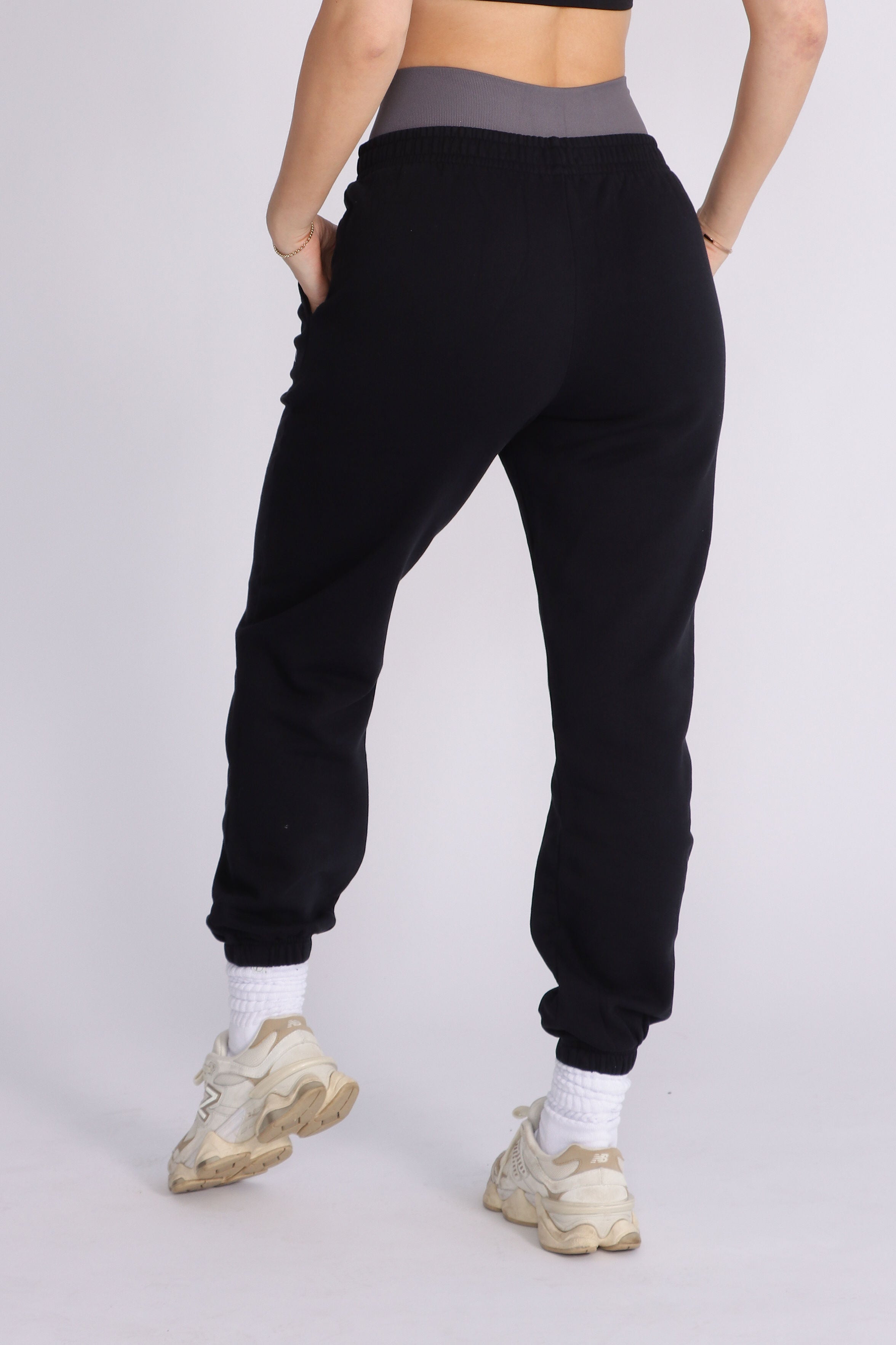 FRESHLY LIFTING CLUB SWEATPANTS - Black