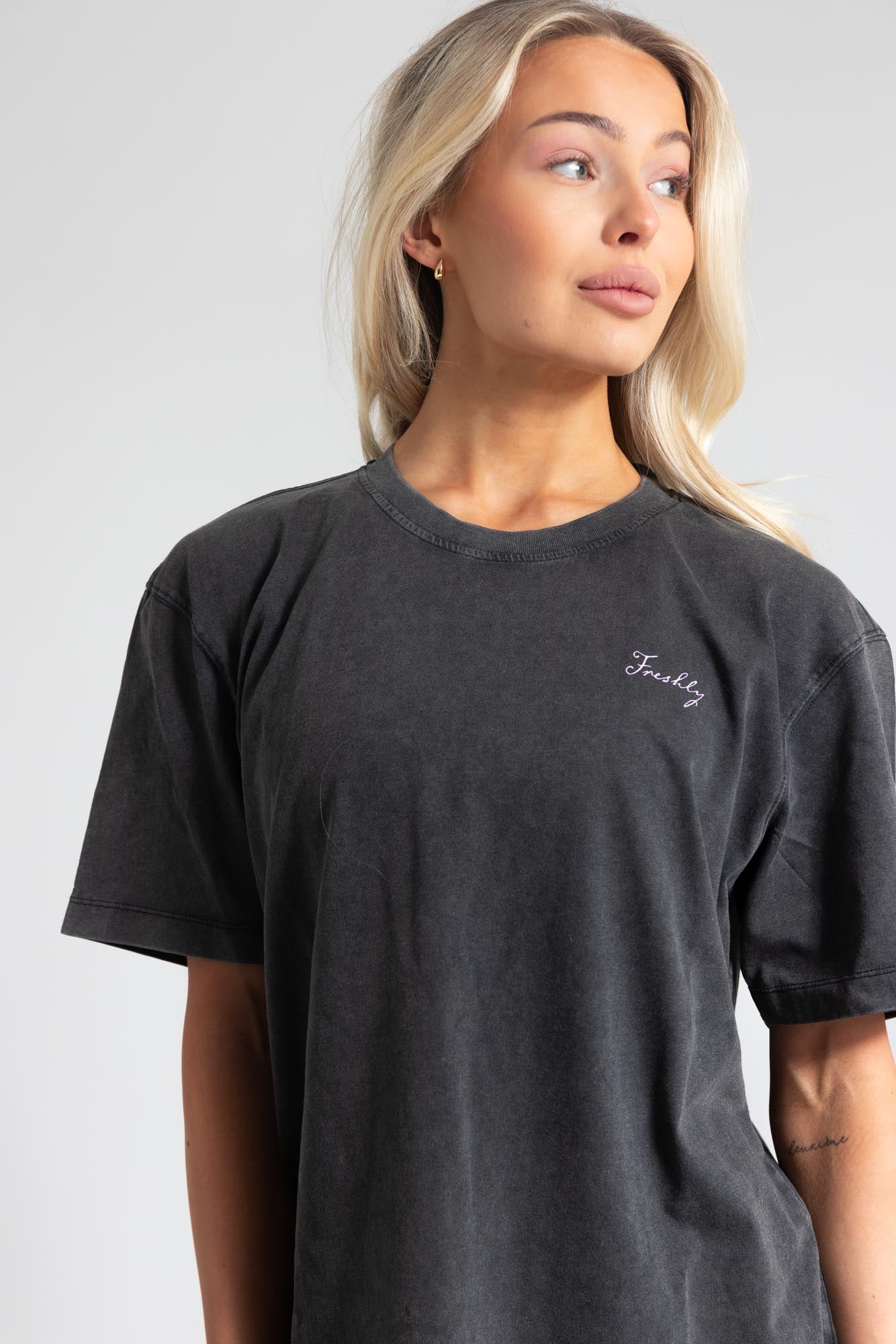 PUMP COVER OVERSIZED TEE - Ash Stone