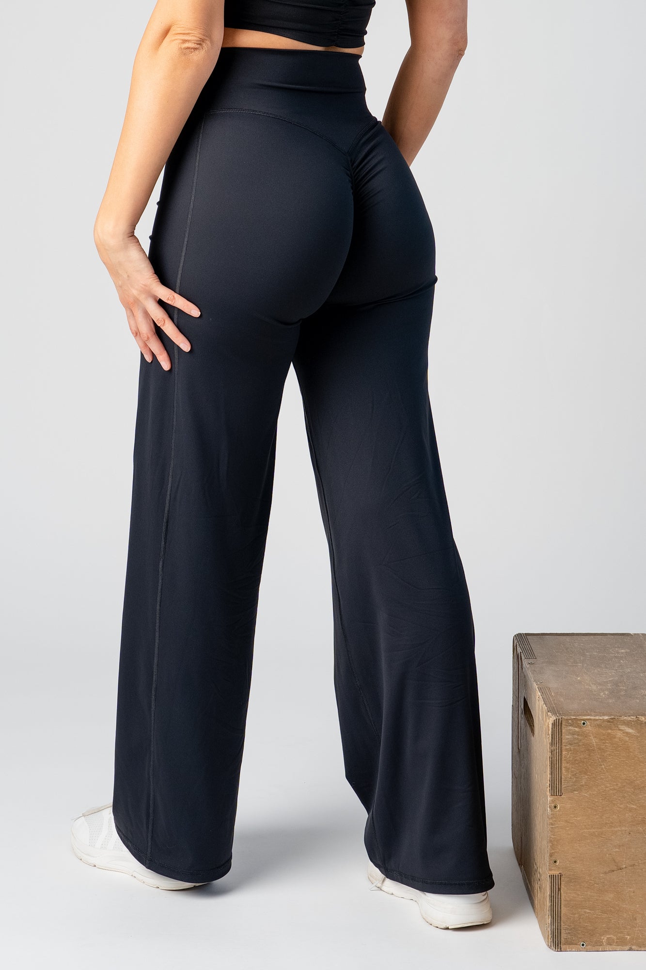 Core Straight Leg Pants - Black