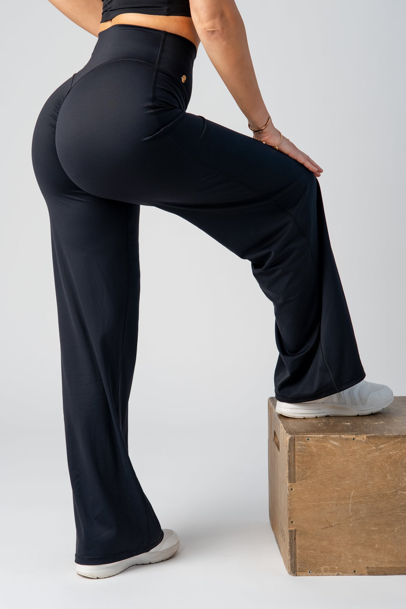 Core Straight Leg Pants - Black
