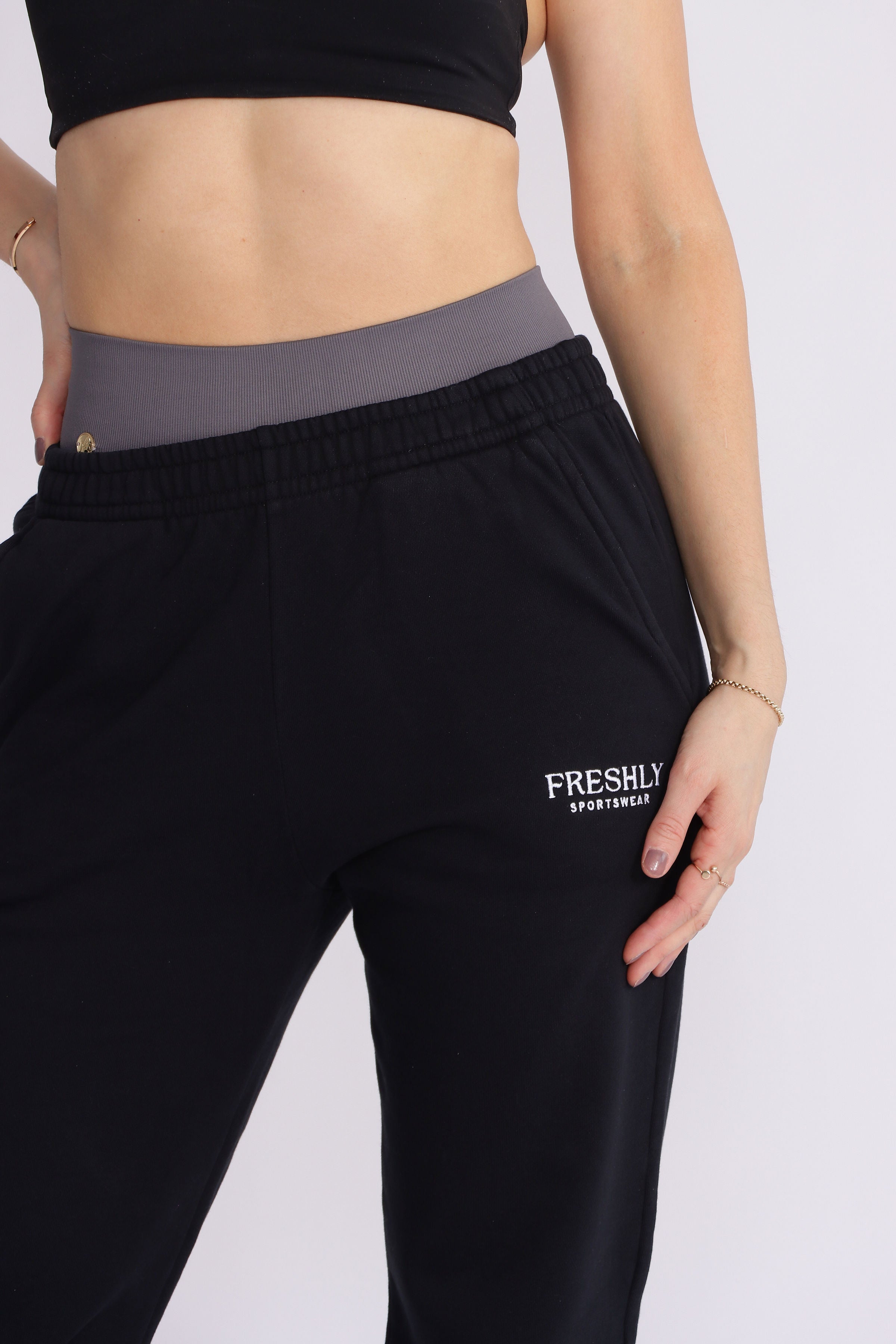 FRESHLY LIFTING CLUB SWEATPANTS - Black